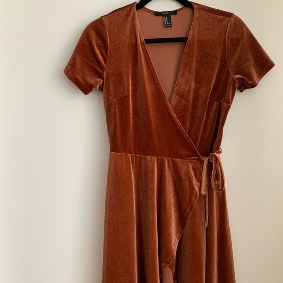 Forever 21 Dresses & Skirts - Rust velvet wrap dress
